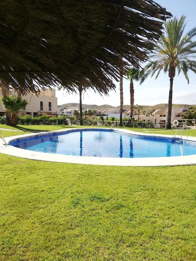 BAJO con JARDÍN PROPIO EN VALLE DEL ESTE GOLF!! Vera Apartamento