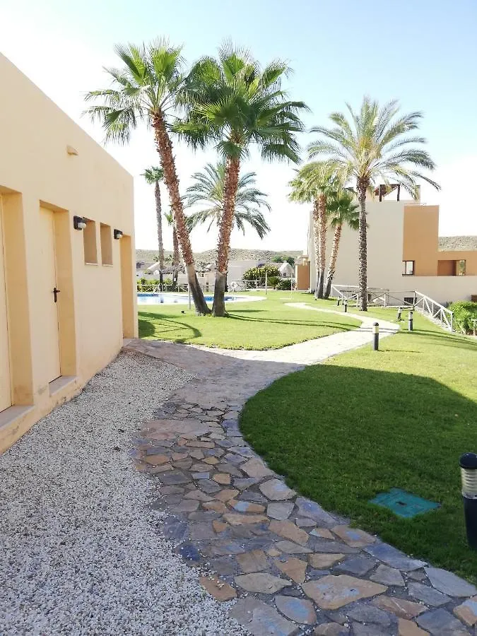 BAJO con JARDÍN PROPIO EN VALLE DEL ESTE GOLF!! Vera Apartamento