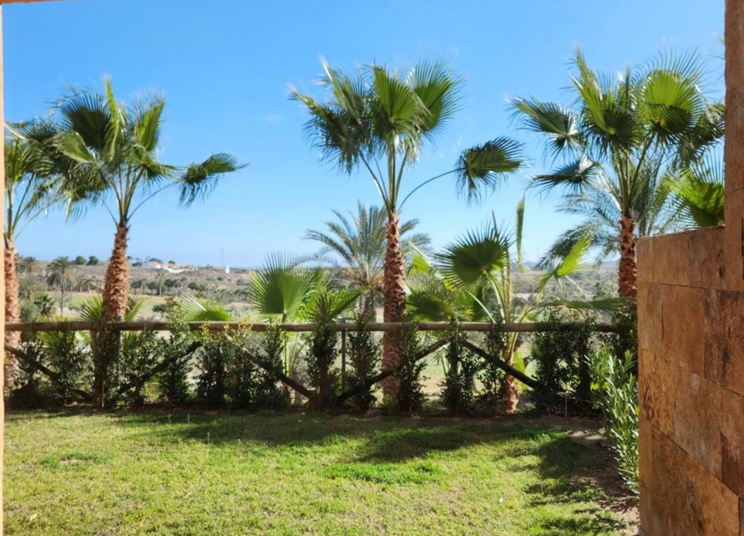 BAJO con JARDÍN PROPIO EN VALLE DEL ESTE GOLF!! Vera Apartamento